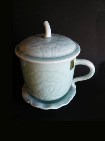 青磁のマグカップ