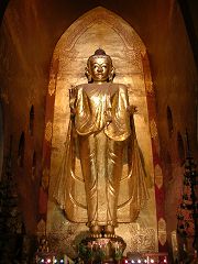 アーナンダー寺院の仏像
